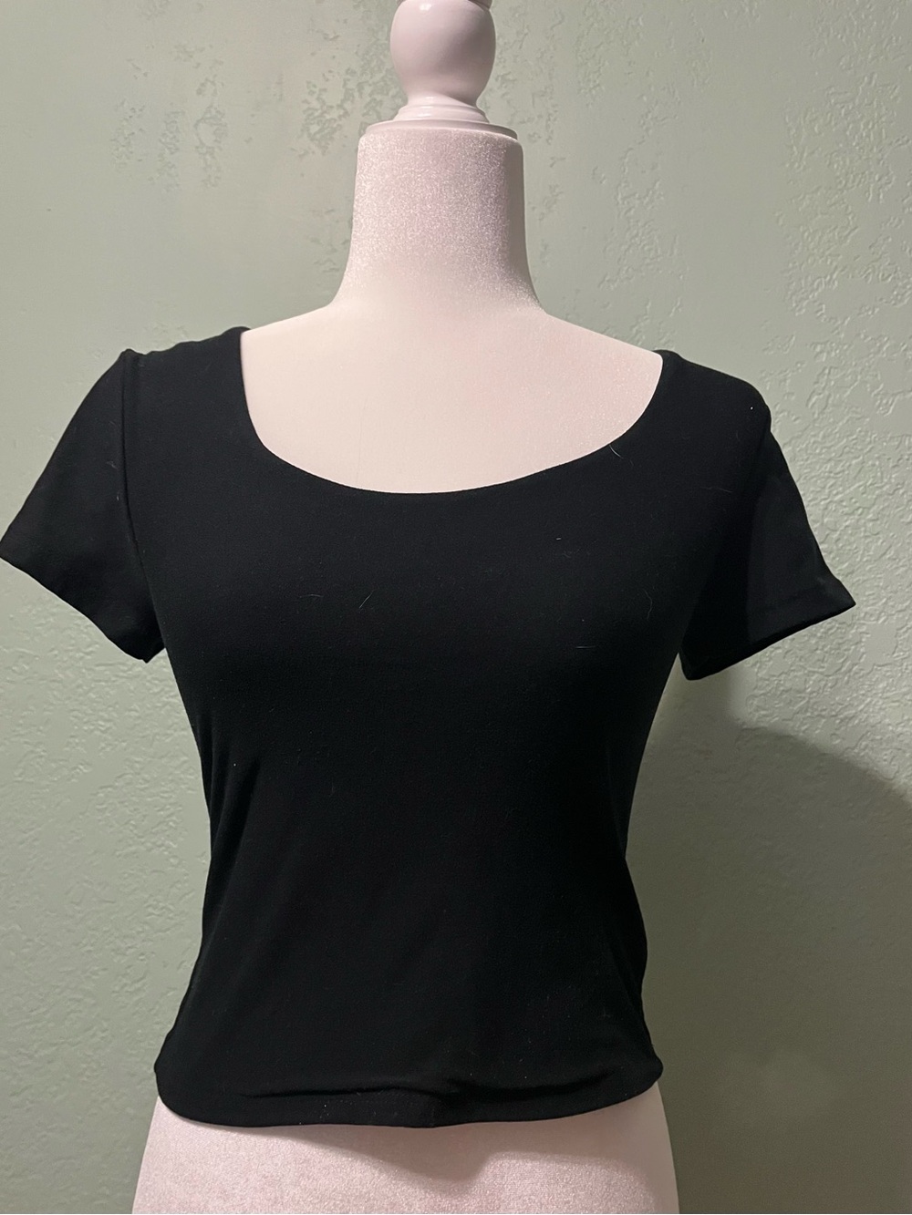 Olive & Oak Black Scoop Neck Short Sleeve Top